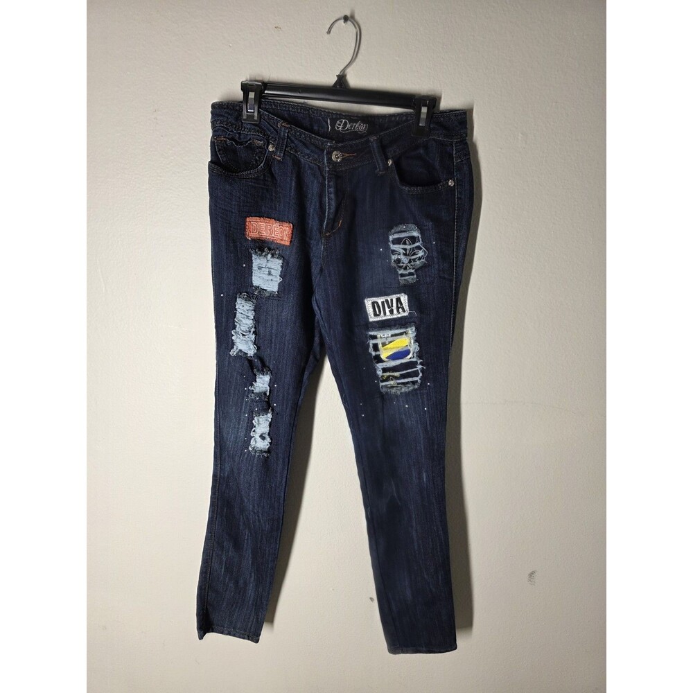 Deréon Embroidered Patch Distressed Blue Denim Jeans Women's Juniors 11/12